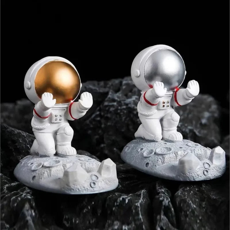 Nordic Style Astronaut Resin Mobile Phone Stand - Office Desk Decoration and Gift