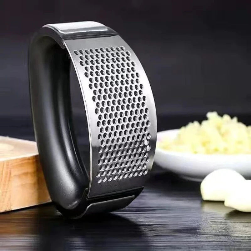 Stainless Steel Garlic Press – Manual Garlic Crusher and Mincer for Kitchen Efficiency