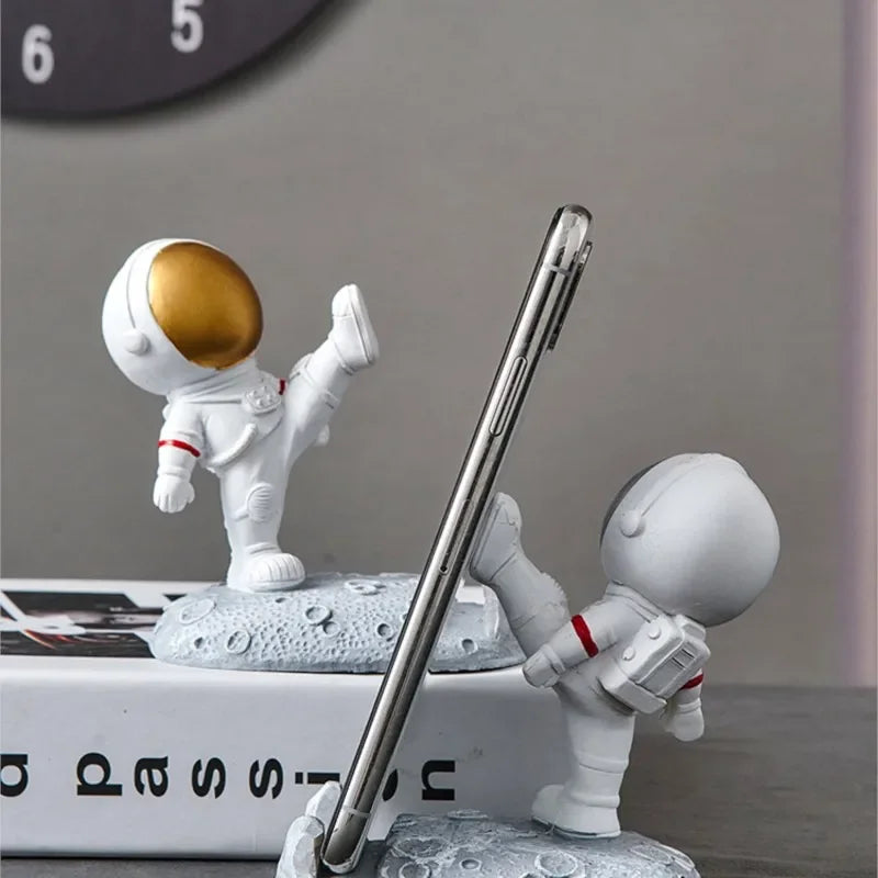 Nordic Style Astronaut Resin Mobile Phone Stand - Office Desk Decoration and Gift