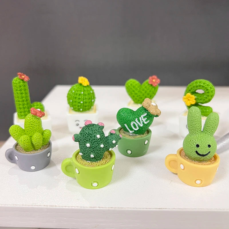 4Pcs/Set Mini Resin Succulent Cactus Plants for Car, Office, Home, Wedding & Party Décor