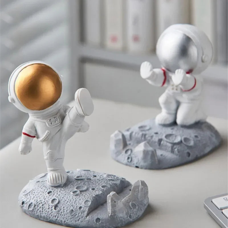 Nordic Style Astronaut Resin Mobile Phone Stand - Office Desk Decoration and Gift